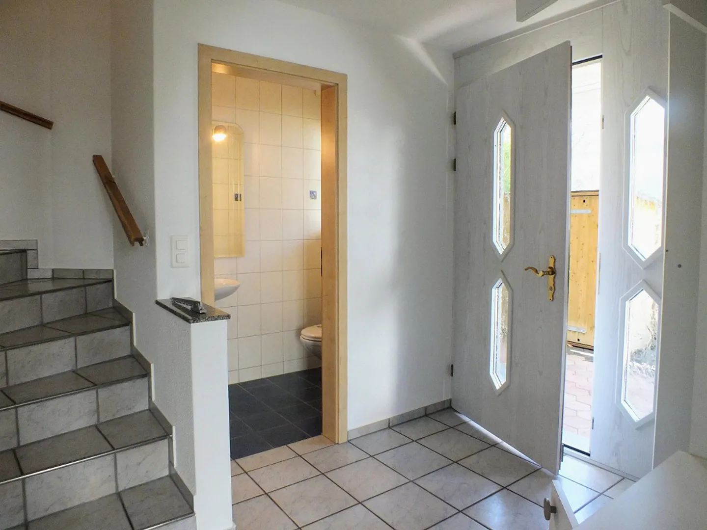 Beautiful, attractive 4.5 room semi-detached house in a sunny location - Photo 5 of 23