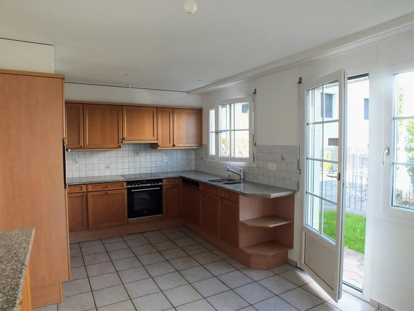 Beautiful, attractive 4.5 room semi-detached house in a sunny location - Photo 7 of 23