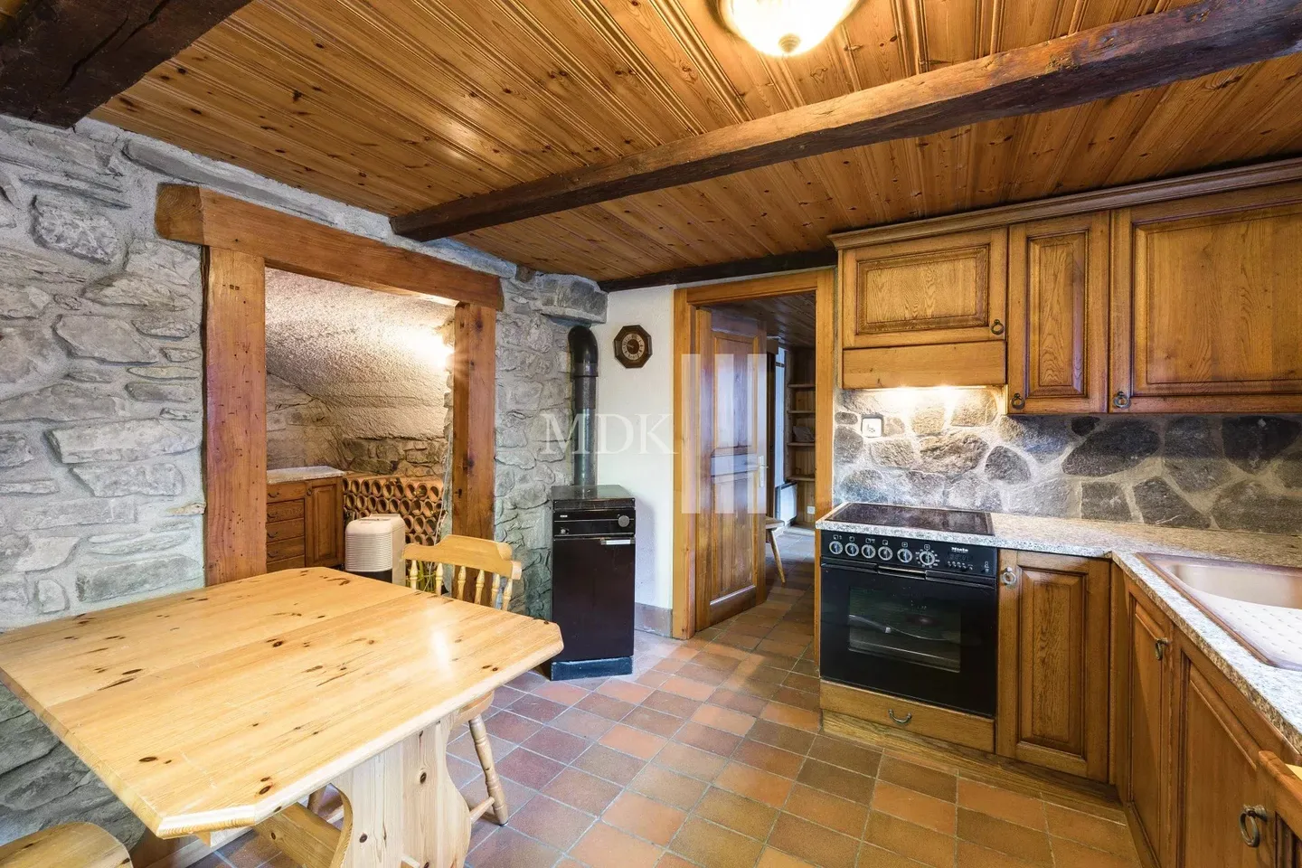 Chalet mit Investitionspotential - Foto 2 von 32