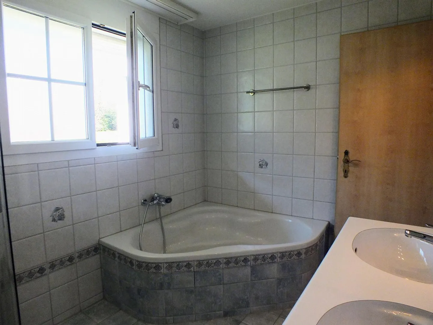 Beautiful, attractive 4.5 room semi-detached house in a sunny location - Photo 16 of 23