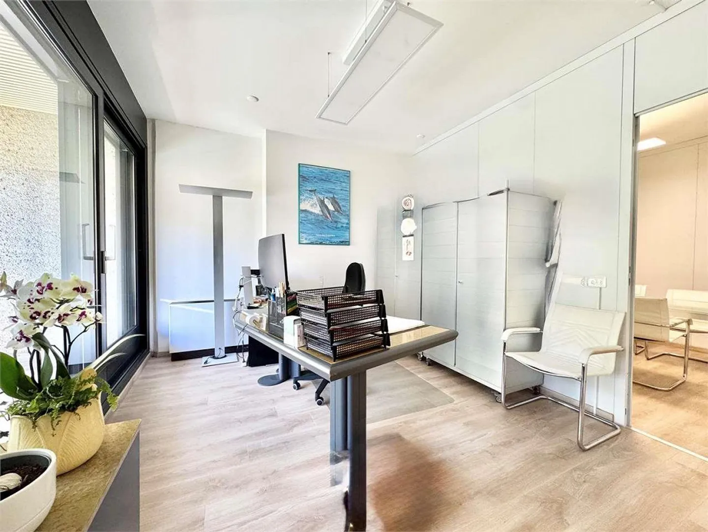 Elegant bright 3-room office a few steps from the center of Lugano - Photo 2 of 8