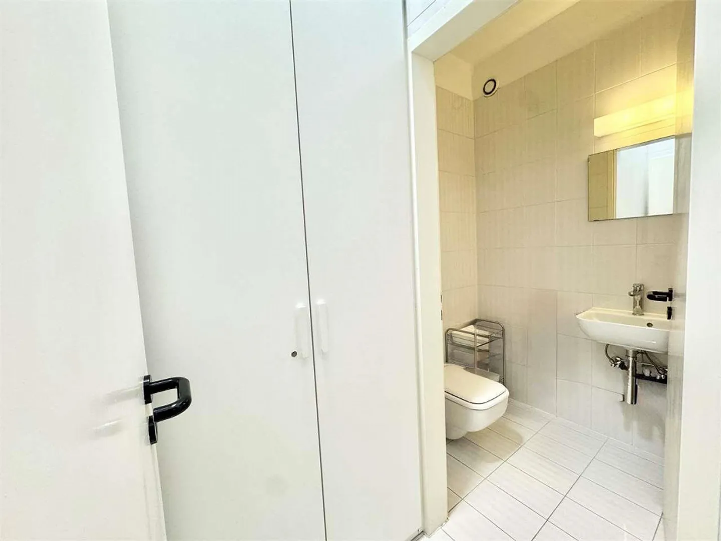 Elegant bright 3-room office a few steps from the center of Lugano - Photo 7 of 8