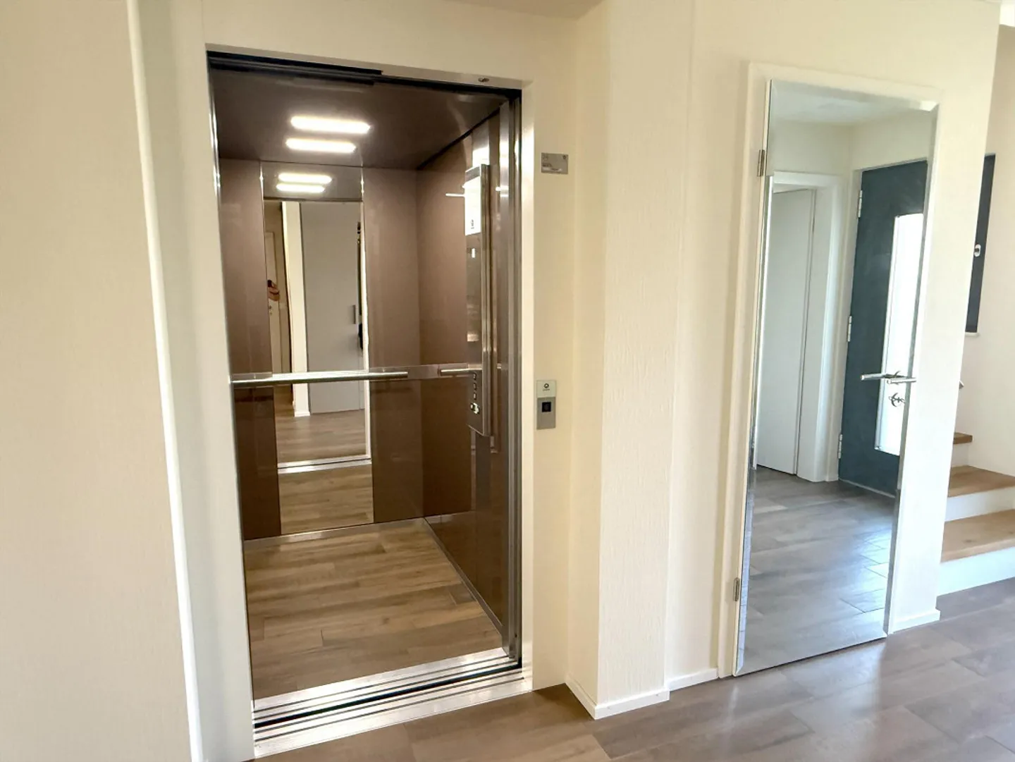 Maison individuelle moderne de 6 pièces avec ascenseur, jardin de rêve dans l'un des meilleurs quartiers familiaux de Dornach - Photo 8 sur 14