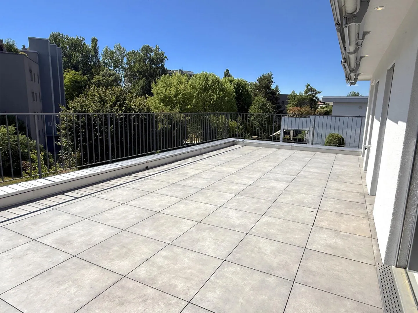 Maison individuelle moderne de 6 pièces avec ascenseur, jardin de rêve dans l'un des meilleurs quartiers familiaux de Dornach - Photo 10 sur 14