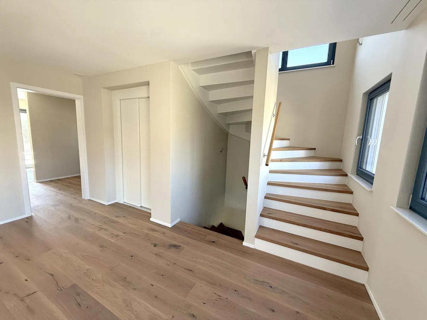 Maison individuelle moderne de 6 pièces avec ascenseur, jardin de rêve dans l'un des meilleurs quartiers familiaux de Dornach - Photo 12 sur 14