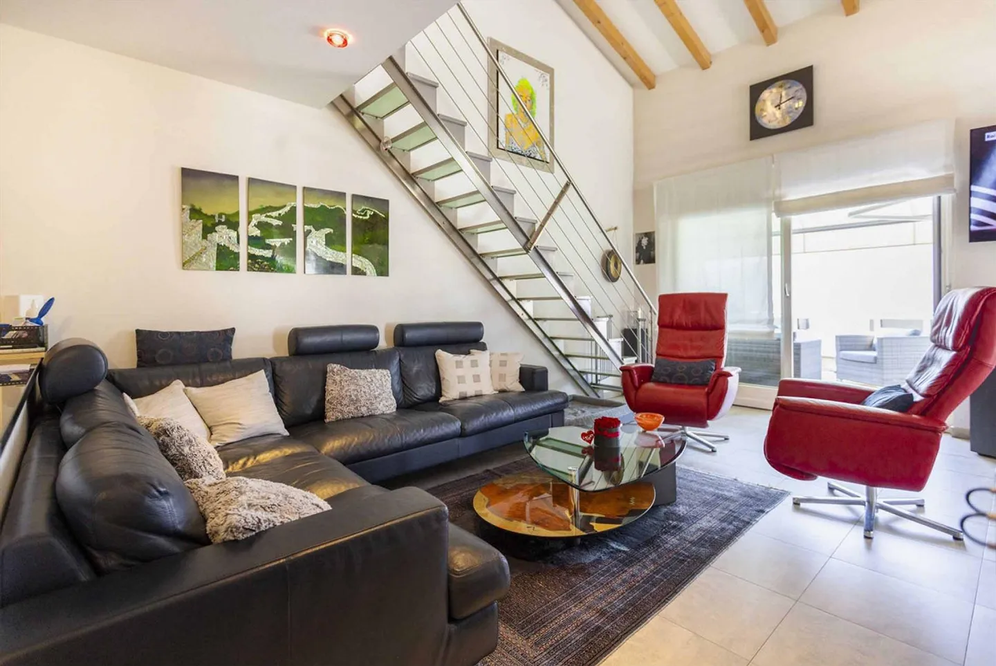 Dachgeschoss 4.5 mit Terrasse und freier Aussicht ins Grüne in Vezia - Foto 3 von 10