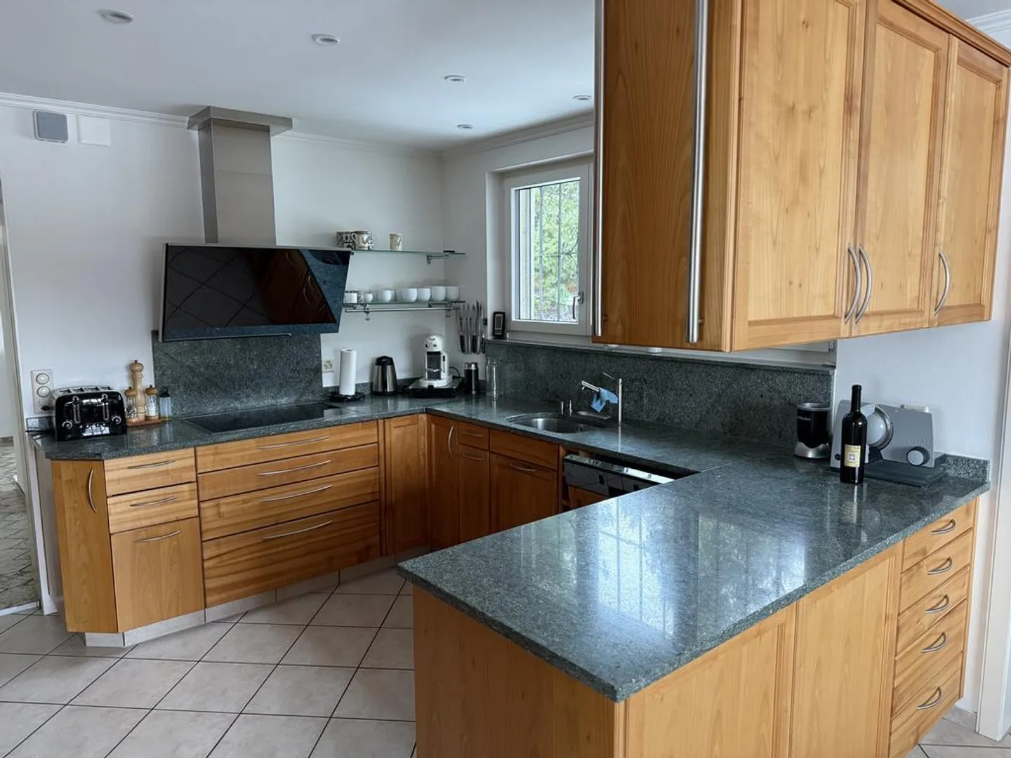 9-Zimmer-Einfamilienhaus in Adlikon - Foto 2 von 12