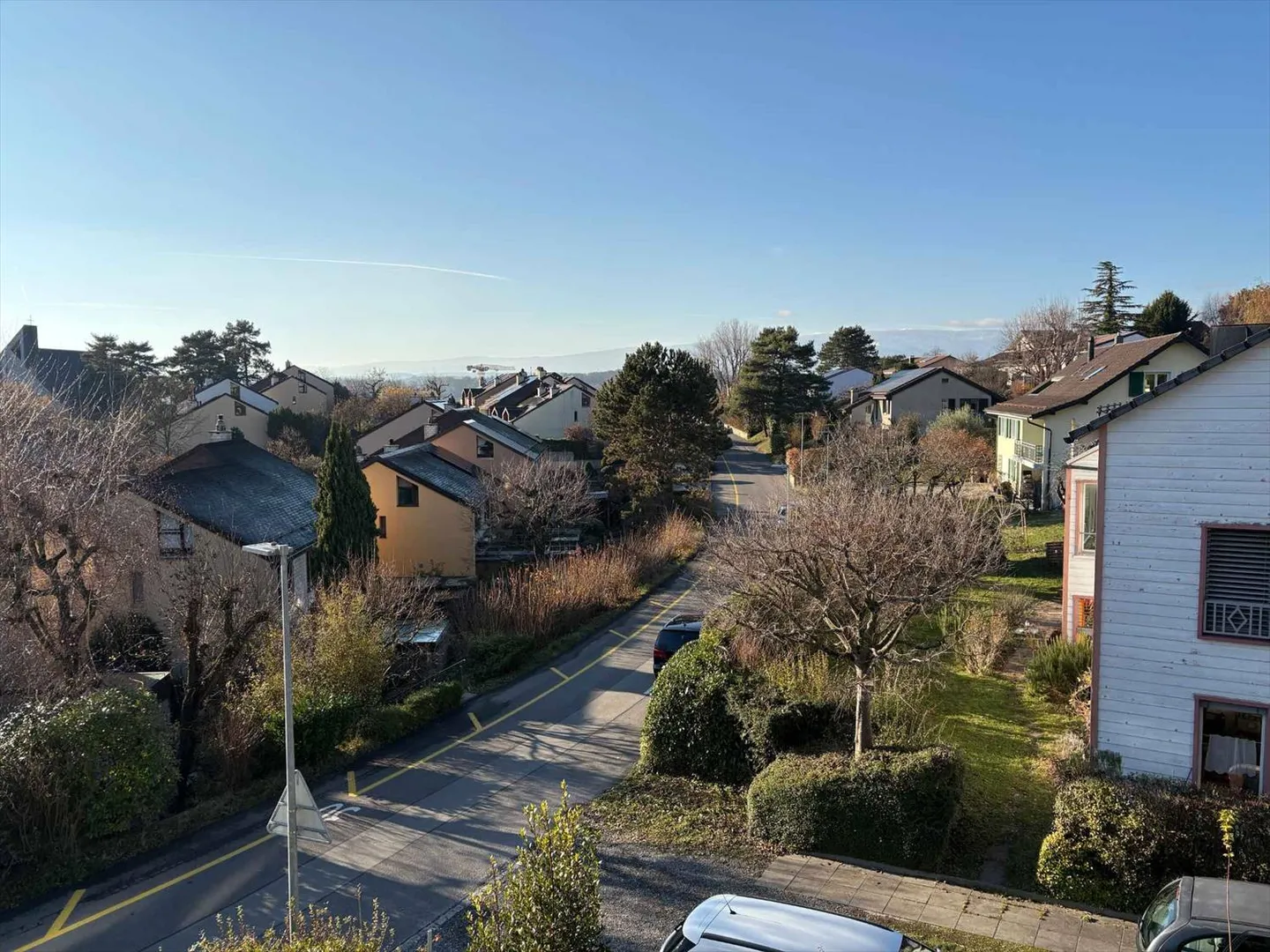 MOLTO BELLA VILLA UNIFAMILIARE CON 7,5 STANZE IN UN'AMBIENTE TRANQUILLO E VERDE A BUSSIGNY - Foto 1 di 13