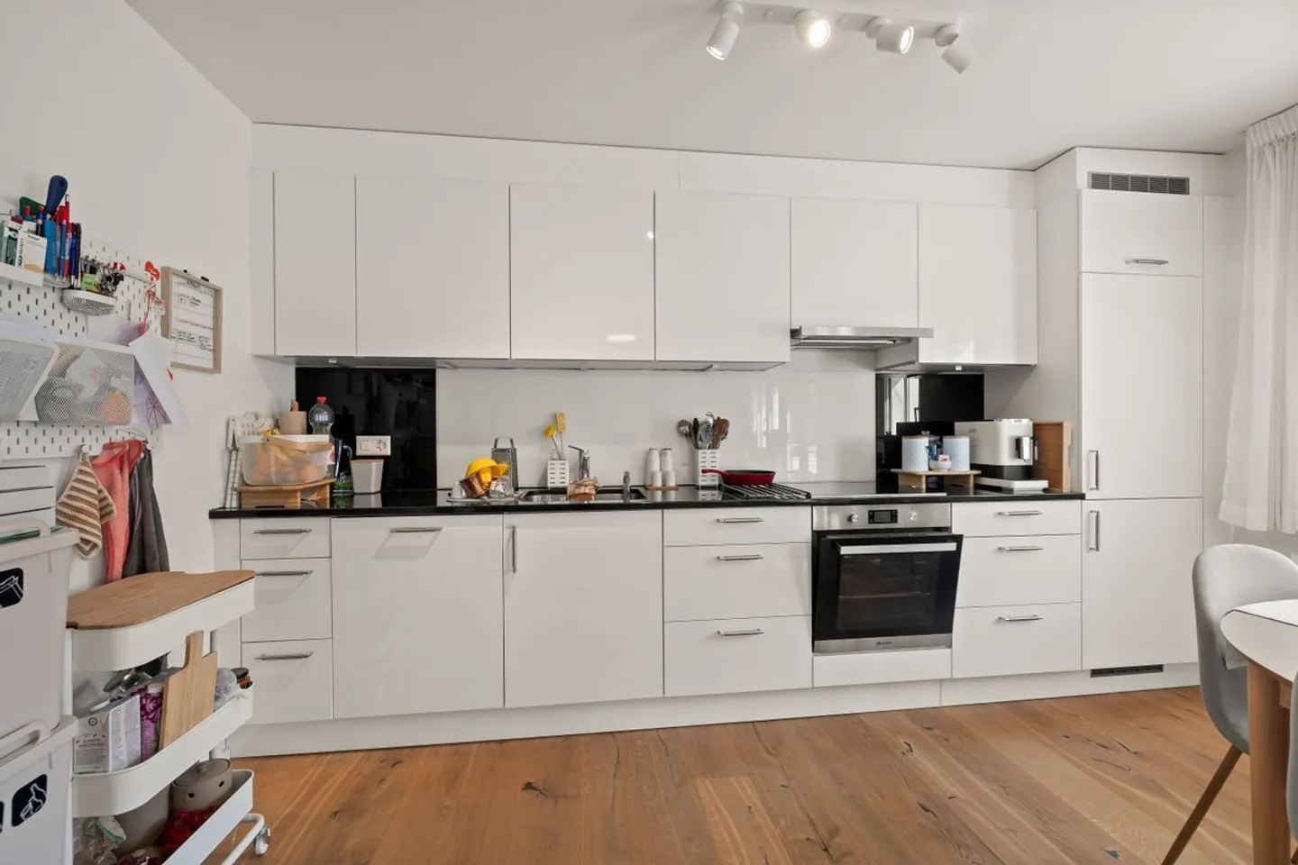 Moderne 4.5 Zimmer Wohnung - Foto 3 von 13