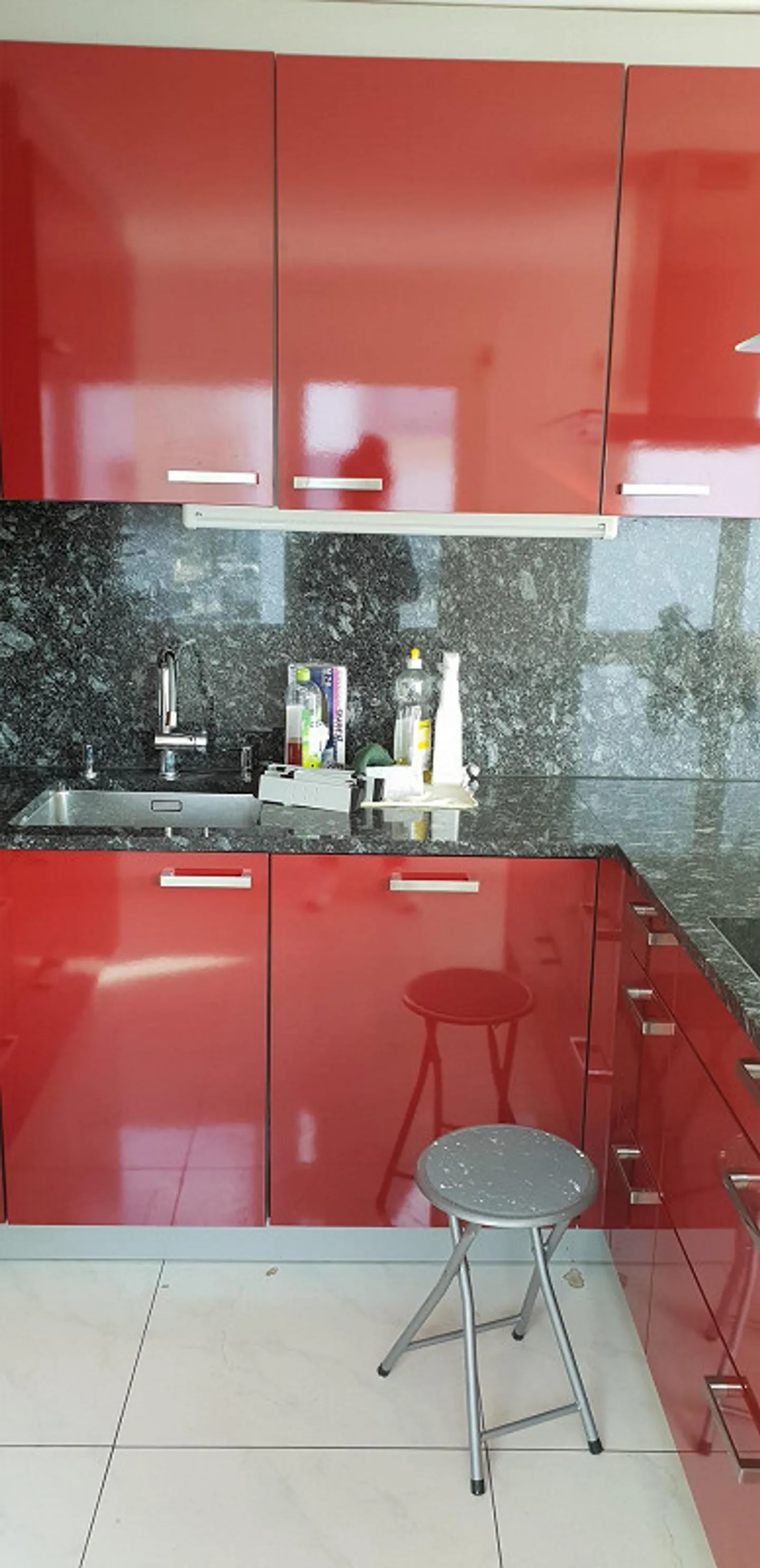 Appartamento spazioso e moderno di 4,5 stanze - Foto 5 di 26