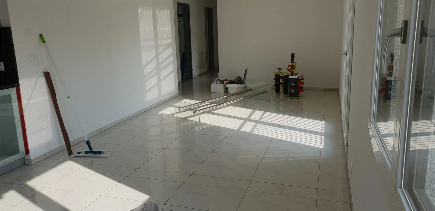 Appartamento spazioso e moderno di 4,5 stanze - Foto 8 di 26