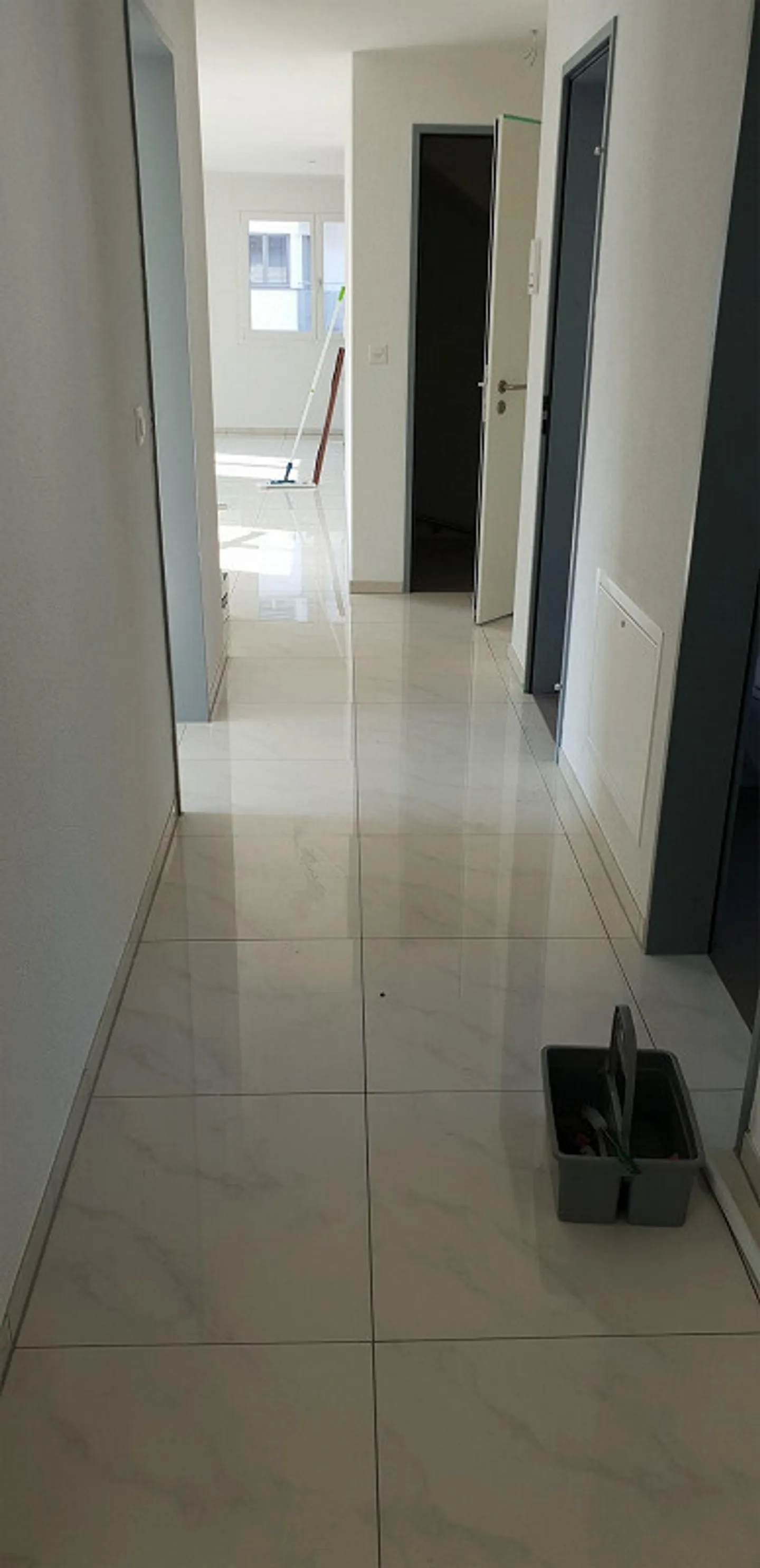 Appartamento spazioso e moderno di 4,5 stanze - Foto 10 di 26