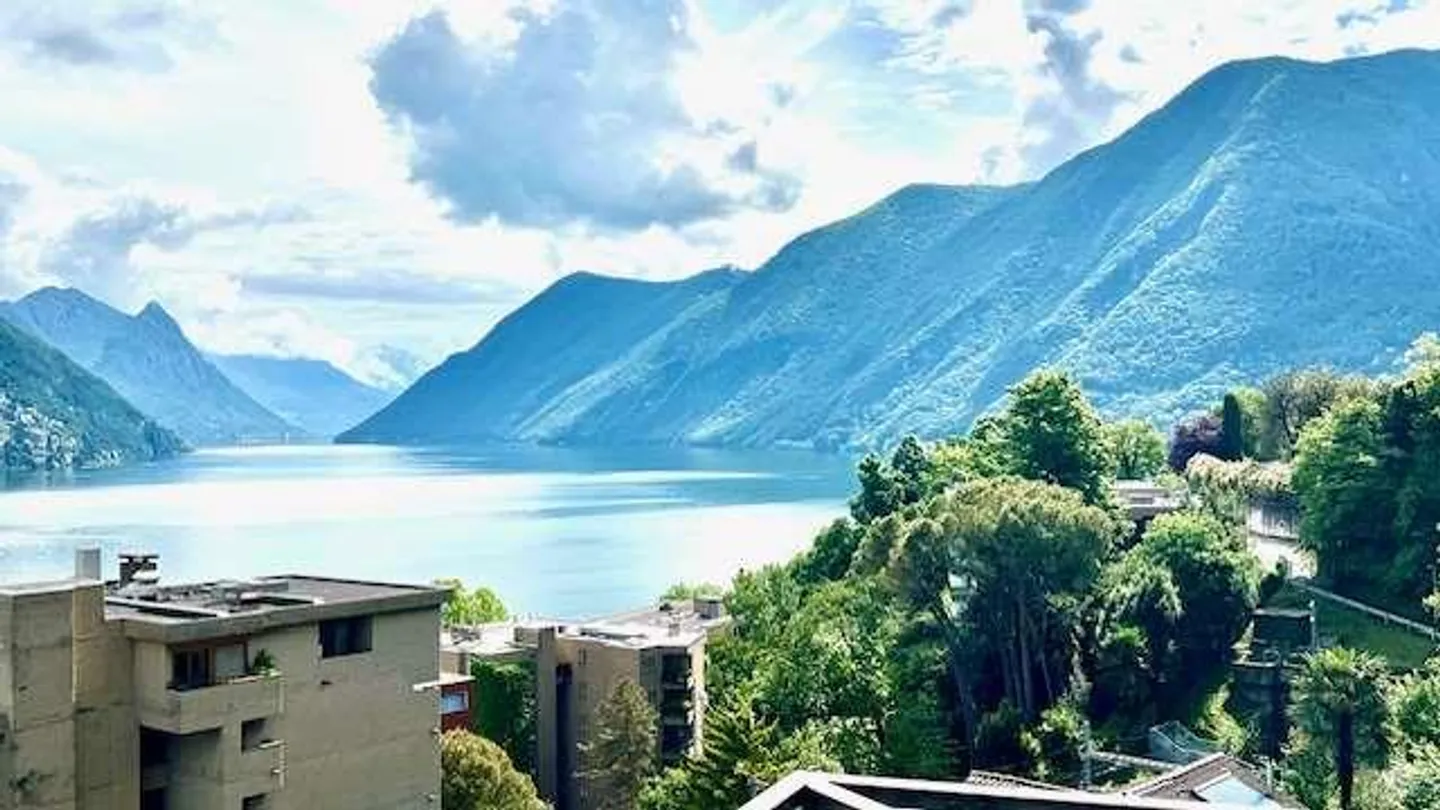 Apartment with Lake View in Lugano Paradiso - Photo 1 of 13