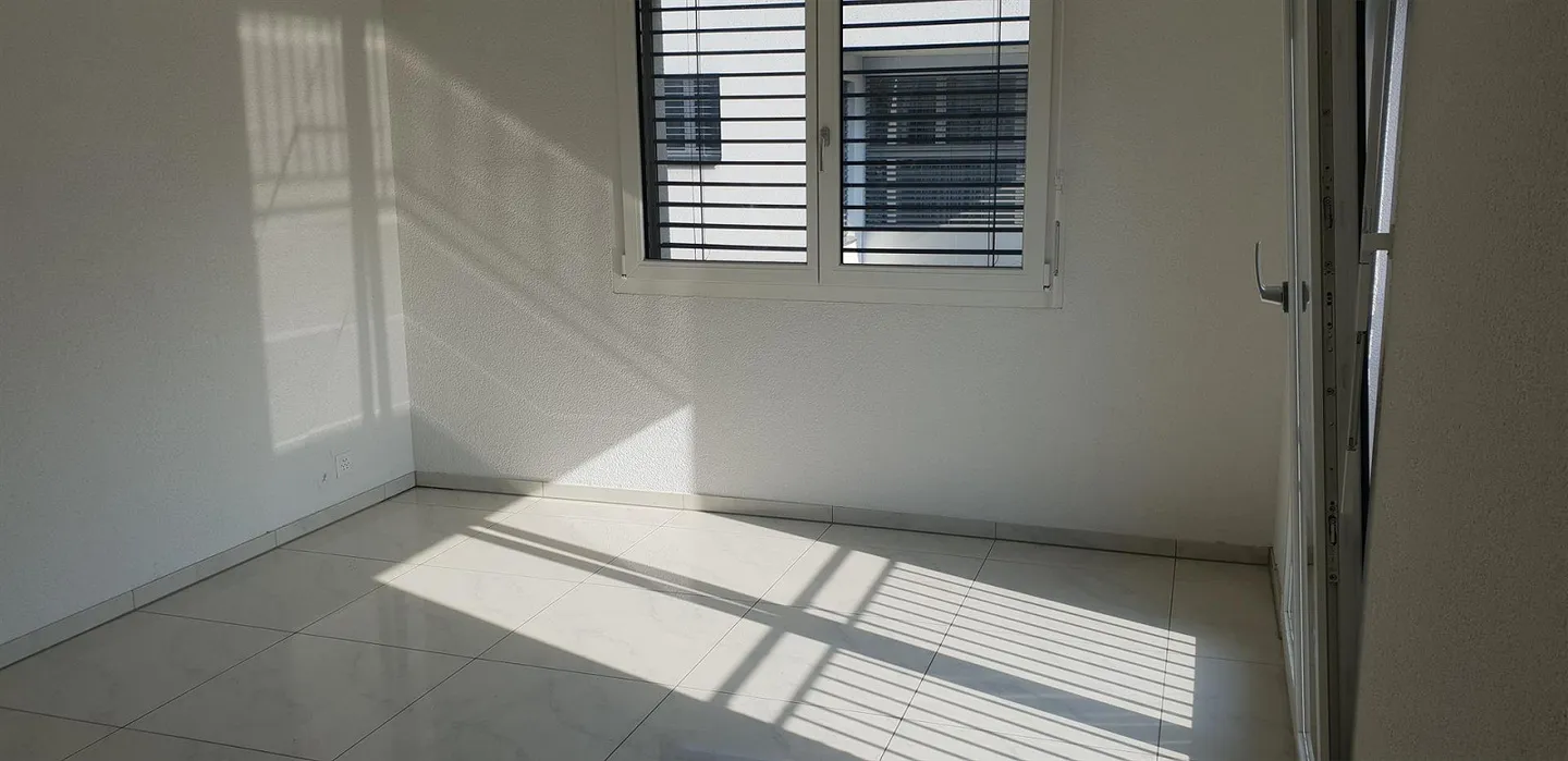 Appartamento spazioso e moderno di 4,5 stanze - Foto 13 di 26