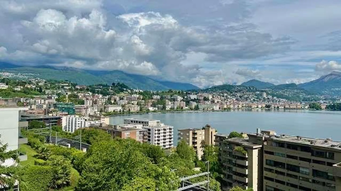 Apartment with Lake View in Lugano Paradiso - Photo 3 of 13