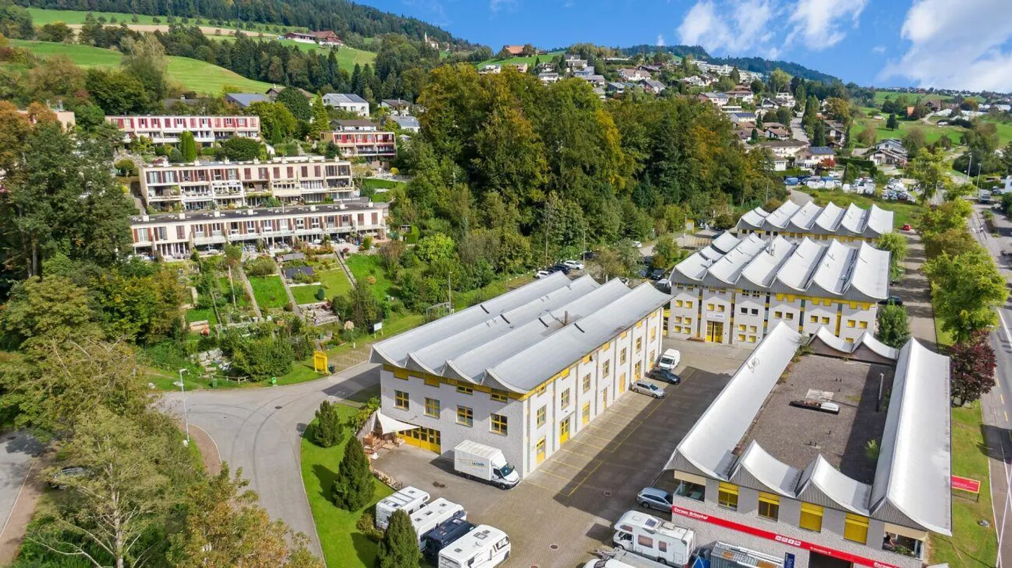 Espace de bureau polyvalent avec un bon plan d'étage - Photo 2 sur 18