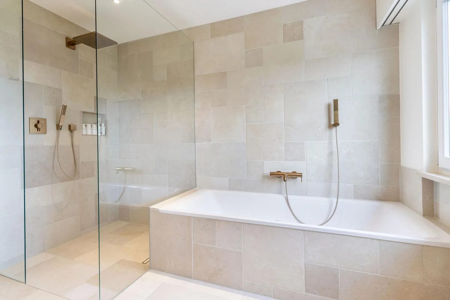 Renovated 4.5-Room Semi-Detached House - Photo 7 of 14