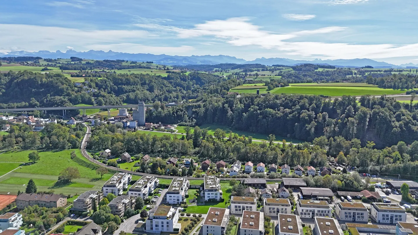 Vue panoramique - Nouvelle construction de 3 maisons individuelles jumelées à Neuenegg - Photo 5 sur 12