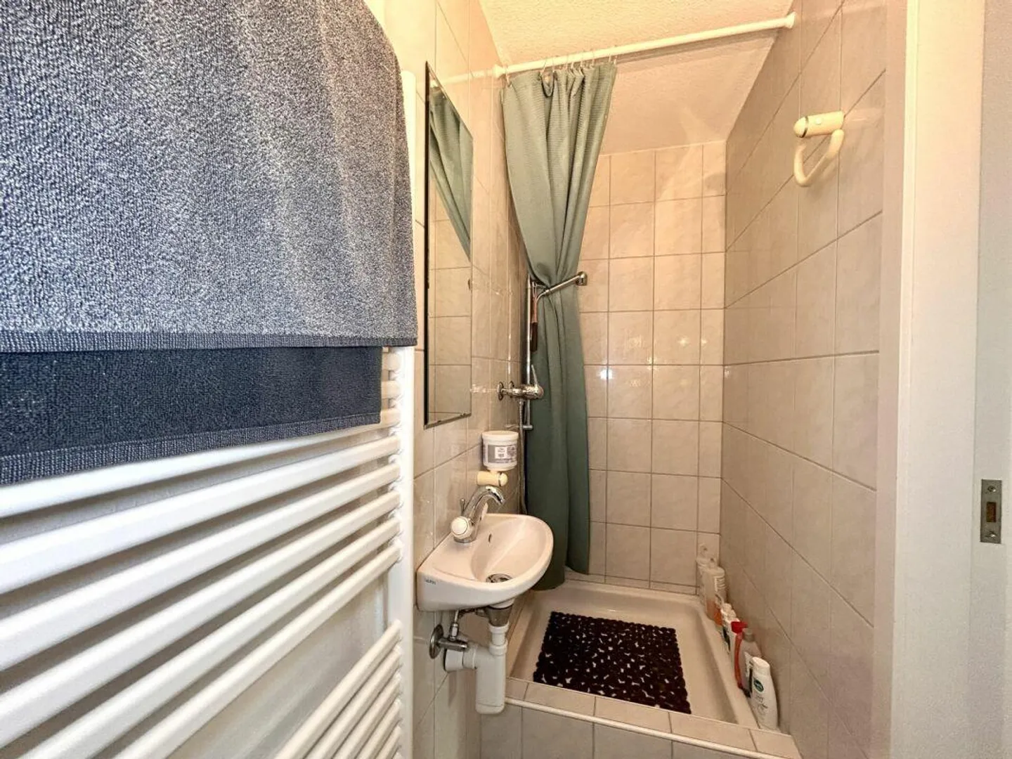 Casa a schiera in posizione soleggiata con garage - Foto 10 di 14