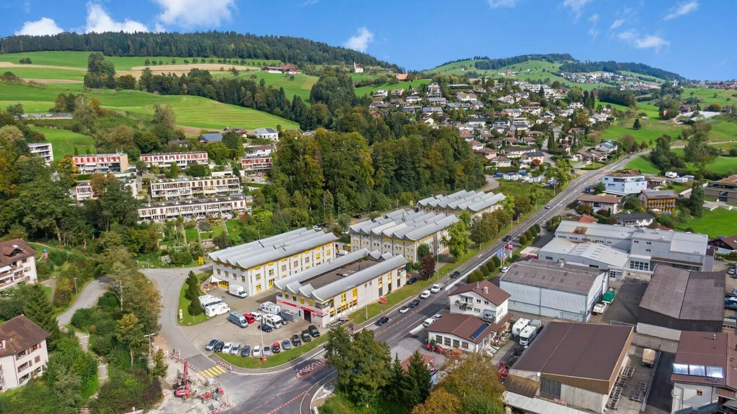 Espace de bureau polyvalent avec un bon plan d'étage - Photo 7 sur 18