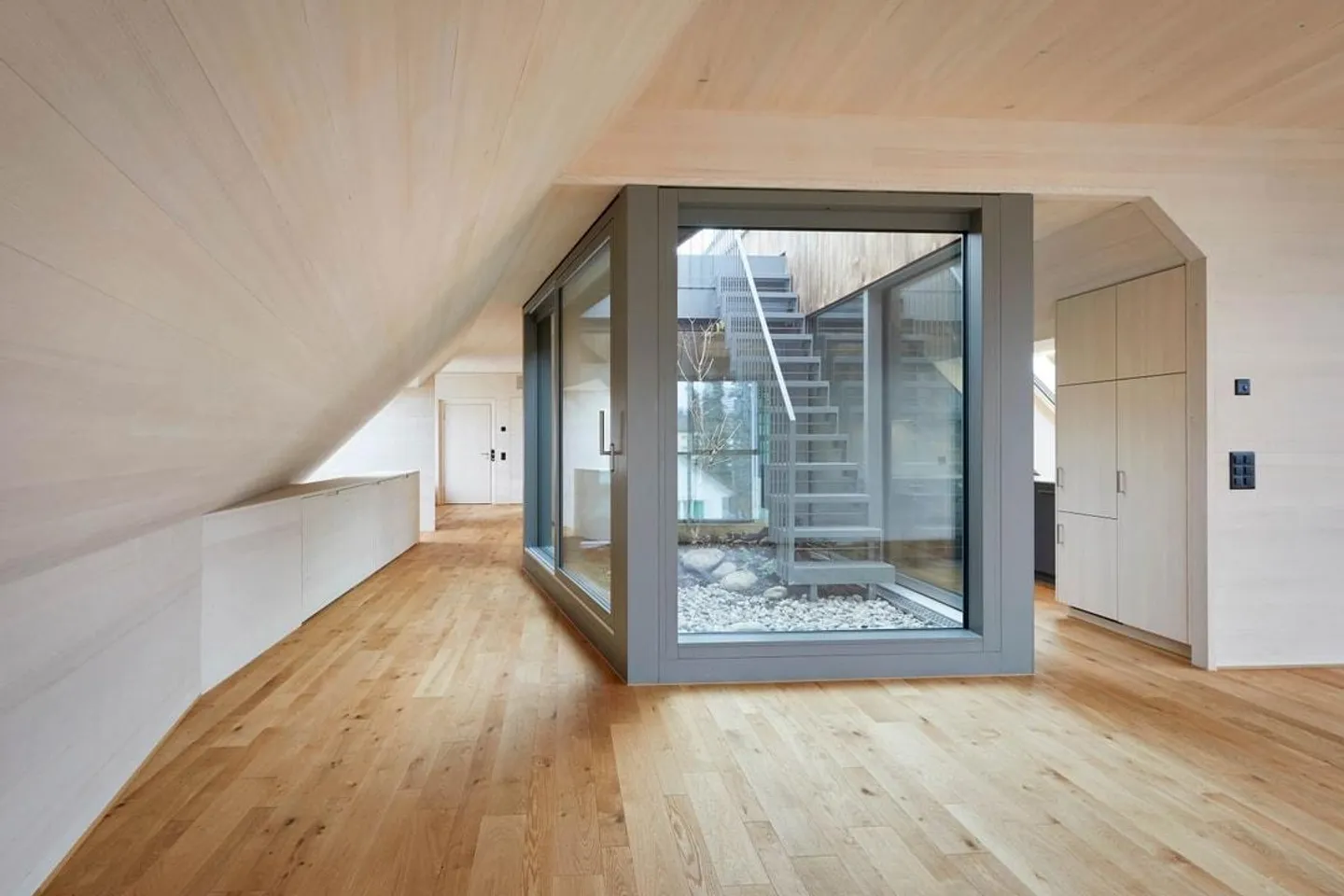 Dreamlike Penthouse with Private Rooftop Terrace - Photo 2 of 11