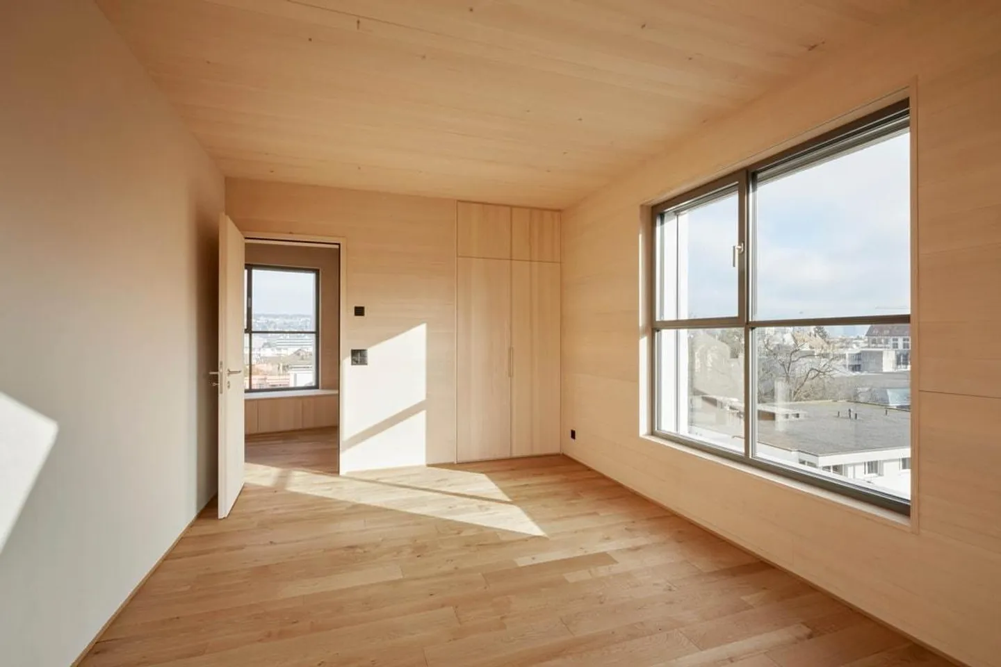 Dreamlike Penthouse with Private Rooftop Terrace - Photo 6 of 11