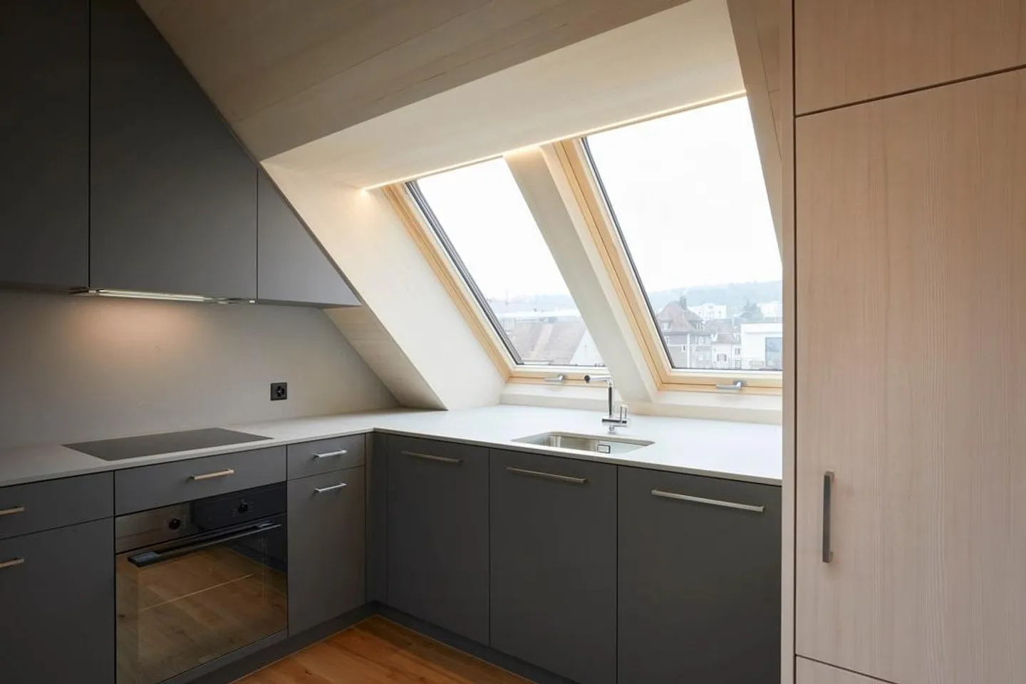 Dreamlike Penthouse with Private Rooftop Terrace - Photo 5 of 11