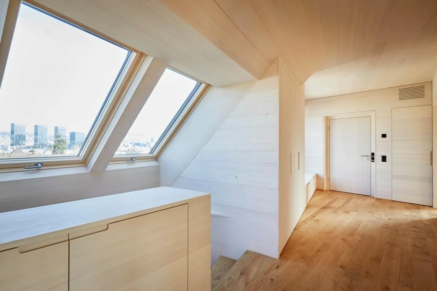 Dreamlike Penthouse with Private Rooftop Terrace - Photo 9 of 11