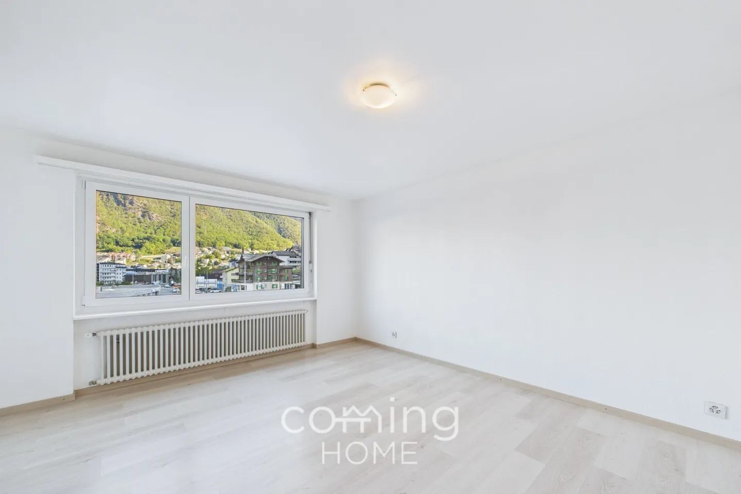 Modern 4.5-room apartment in Visp - central, sunny, and newly renovated - Photo 6 of 12