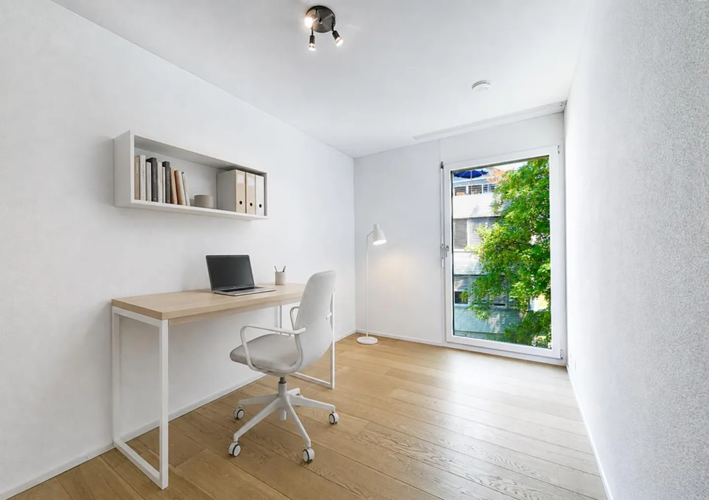 Modern Apartment with Castle View - Photo 8 of 9