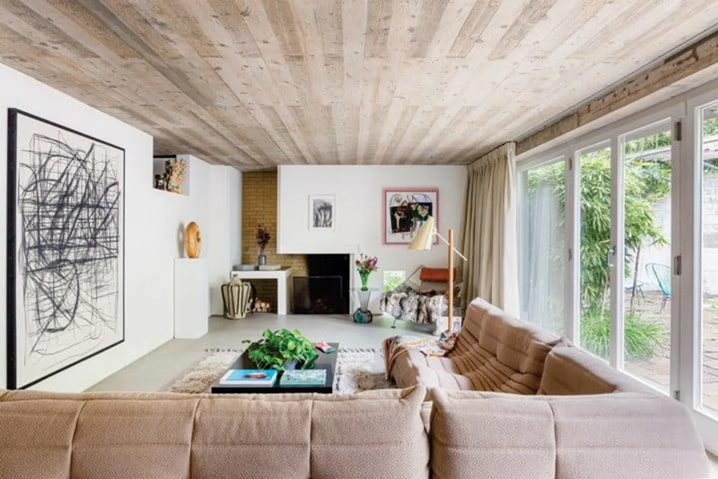 Spacious 6.5-Room Single-Family House with Garden in Wädenswil - Photo 1 of 2