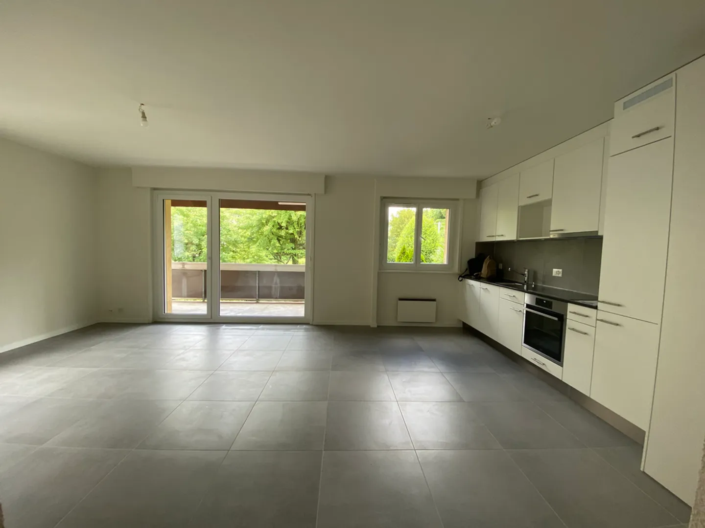 3.5 Room Apartment - Photo 1 of 6
