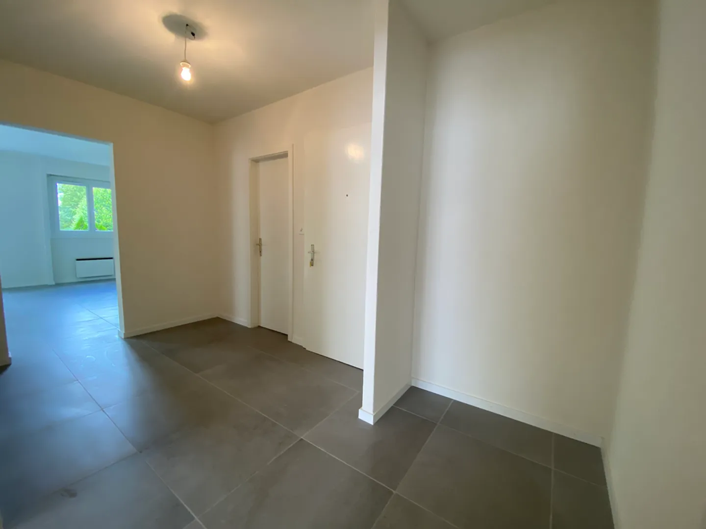 3.5 Room Apartment - Photo 3 of 6