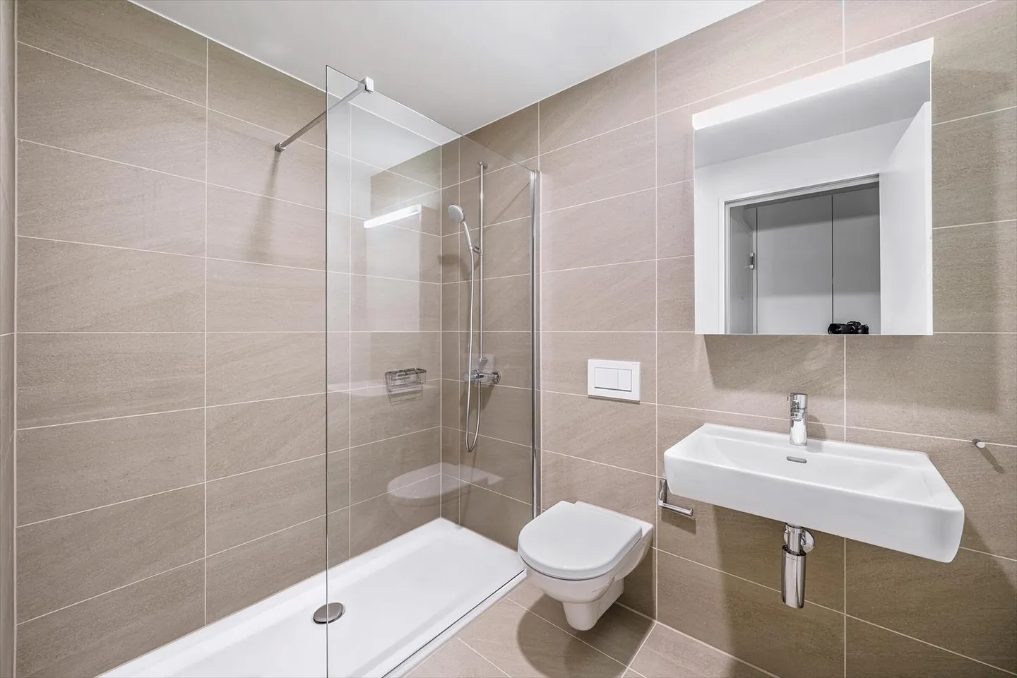 Living in the Urban Center - Photo 4 of 8