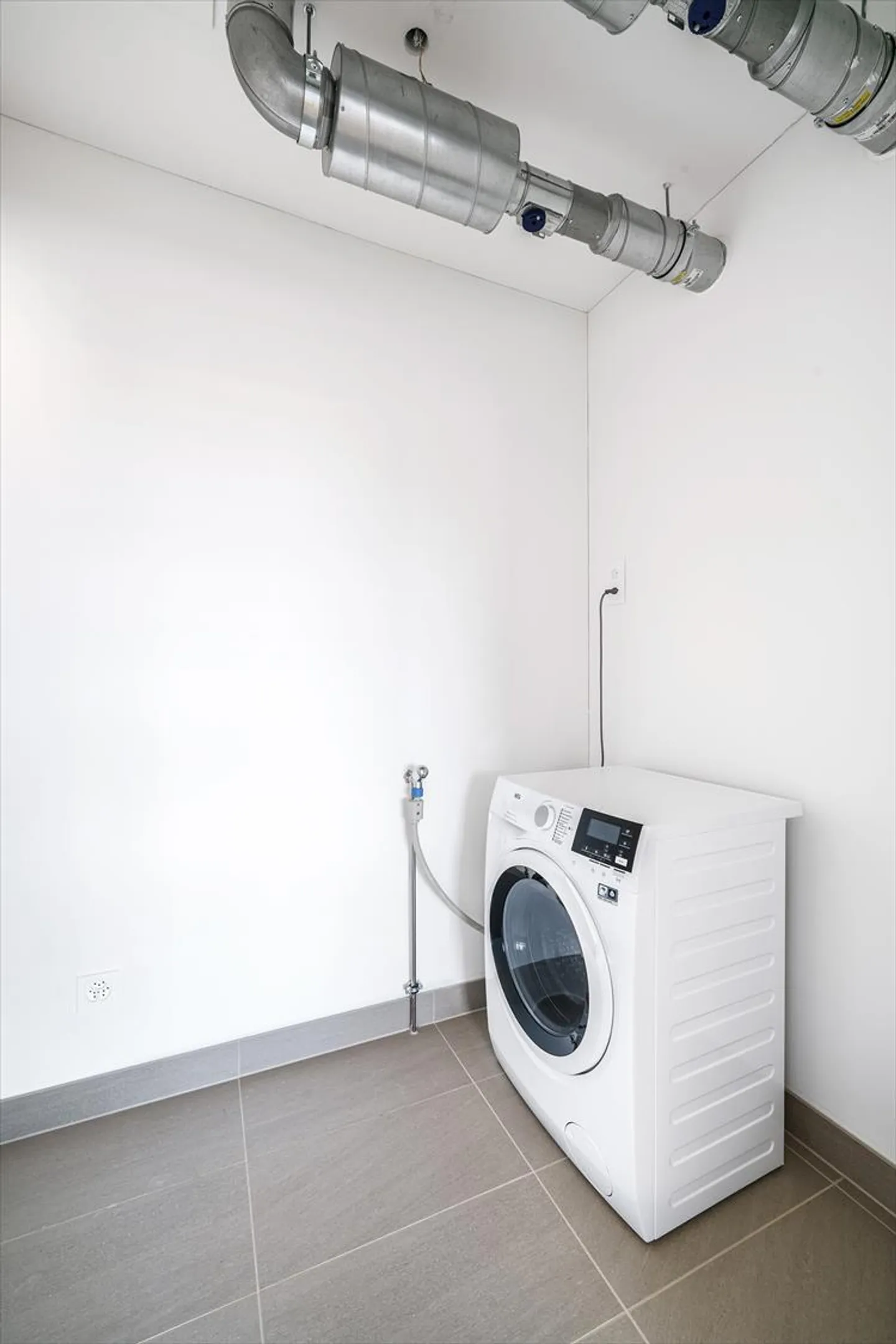 Living in the Urban Center - Photo 8 of 8