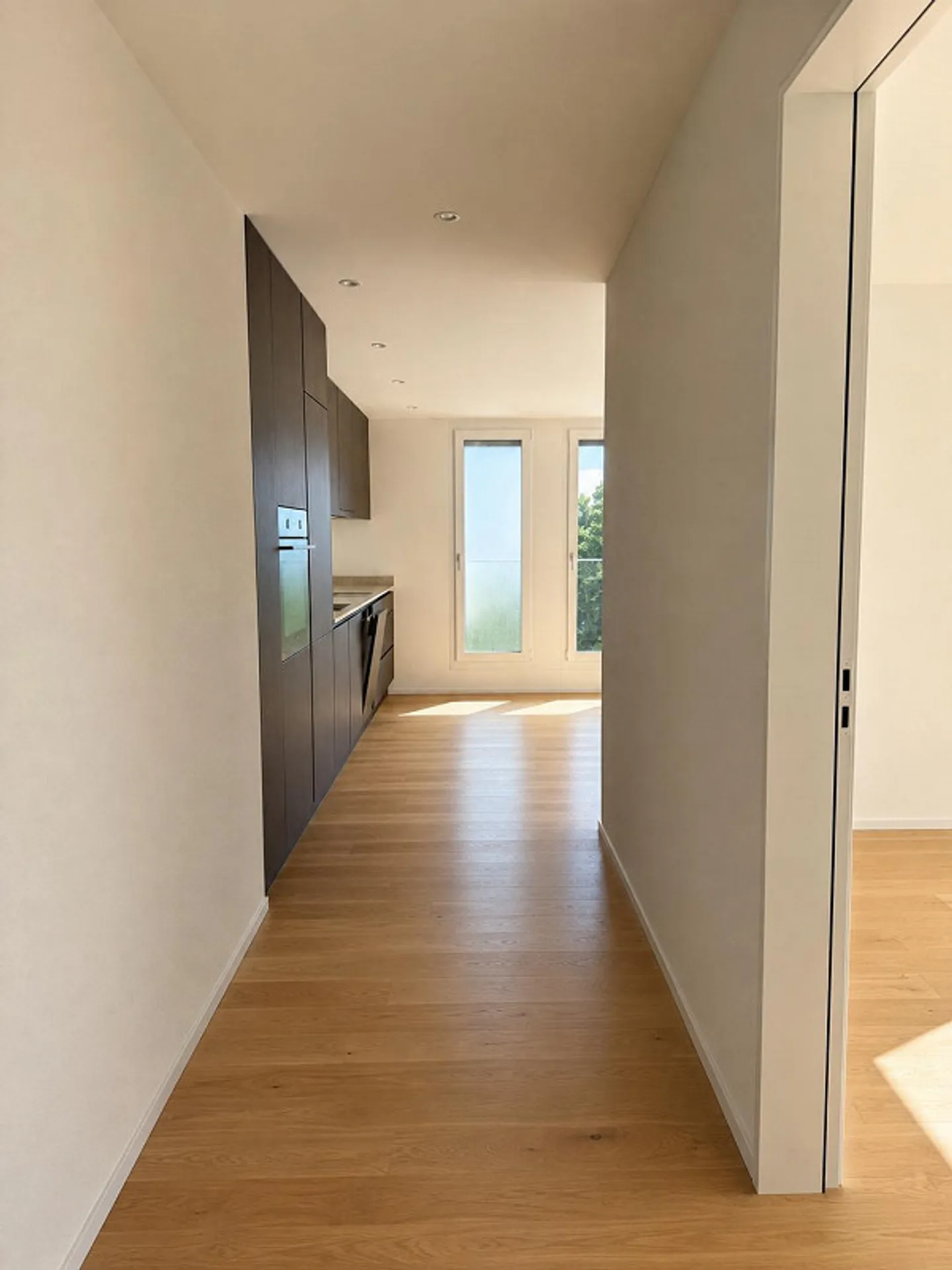 Modern 3.5-room penthouse apartment in Aarburg - Photo 2 of 8