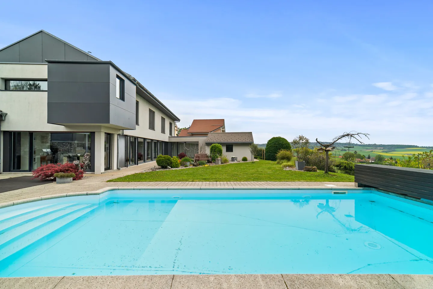 Bellissima villa familiare, piscina e vista sulle alture di Gland - Foto 1 di 13