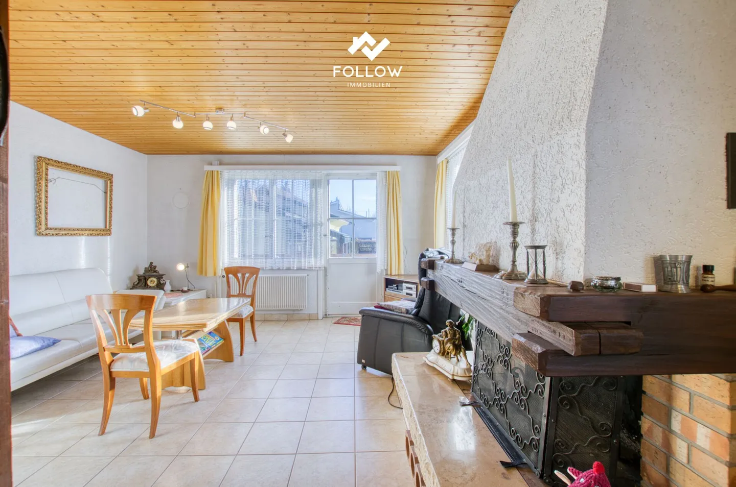 Home with Heart: Well-maintained Single-family House with Plenty of Space and Potential in a Quiet Residential Area - Photo 3 of 22