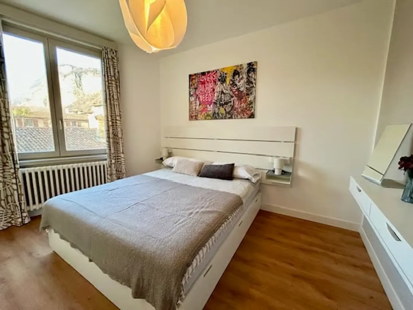 FURNISHED ROOM FOR RENT IN THE CENTER - Photo 1 of 9