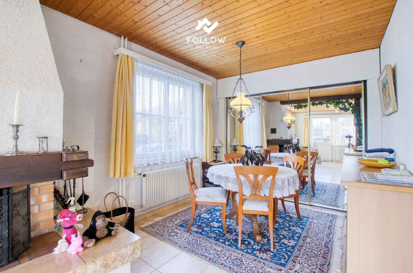 Home with Heart: Well-maintained Single-family House with Plenty of Space and Potential in a Quiet Residential Area - Photo 5 of 22