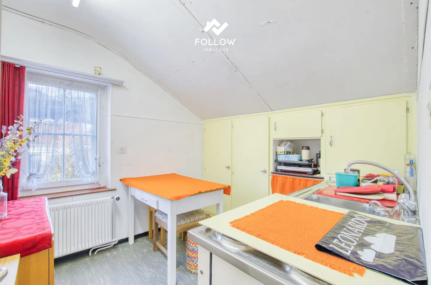 Home with Heart: Well-maintained Single-family House with Plenty of Space and Potential in a Quiet Residential Area - Photo 13 of 22