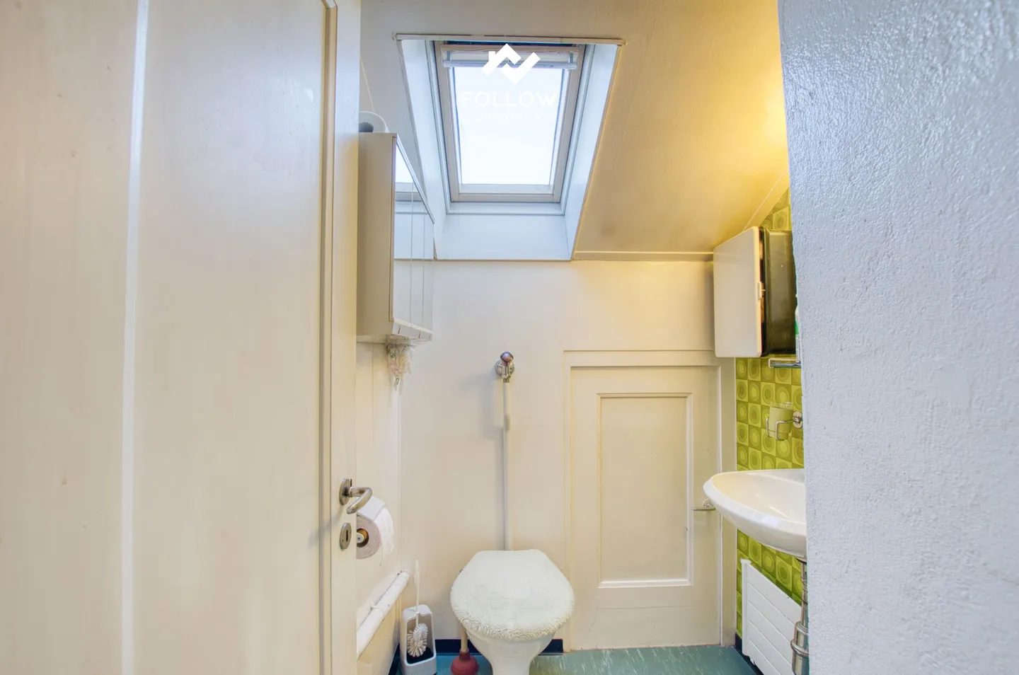 Home with Heart: Well-maintained Single-family House with Plenty of Space and Potential in a Quiet Residential Area - Photo 18 of 22