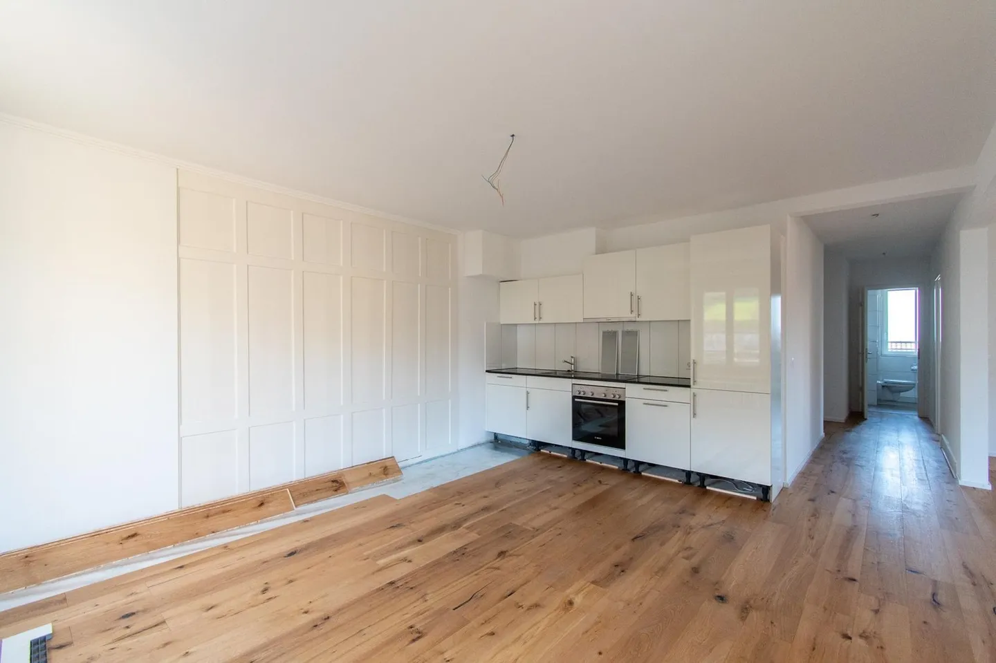 Grosszügige 2.5 Zimmer-Wohnung mit Balkon - Foto 3 von 13