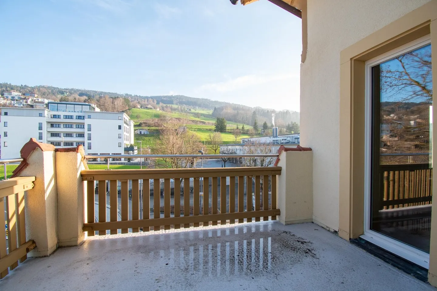Grosszügige 2.5 Zimmer-Wohnung mit Balkon - Foto 6 von 13