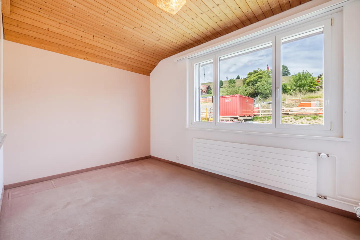 Living with a View and Garden Idyl - Photo 5 of 10