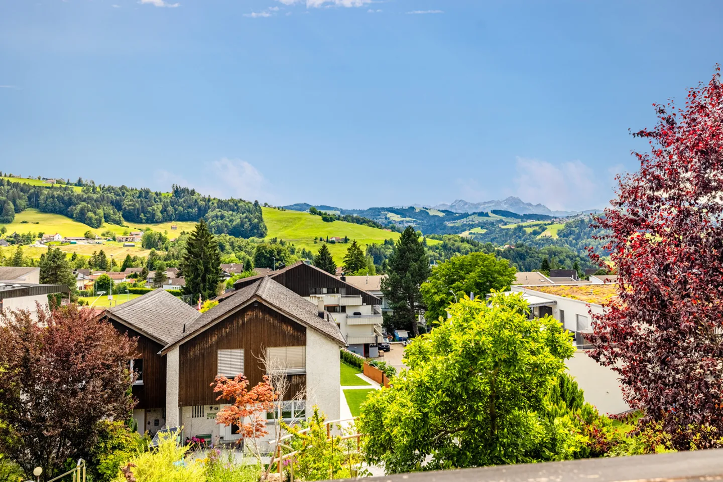 Living with a View and Garden Idyl - Photo 8 of 10