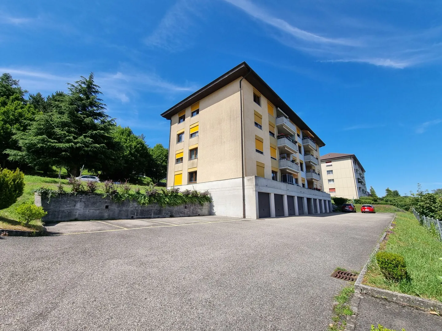 Außenparkplätze verfügbar - Foto 1 von 2