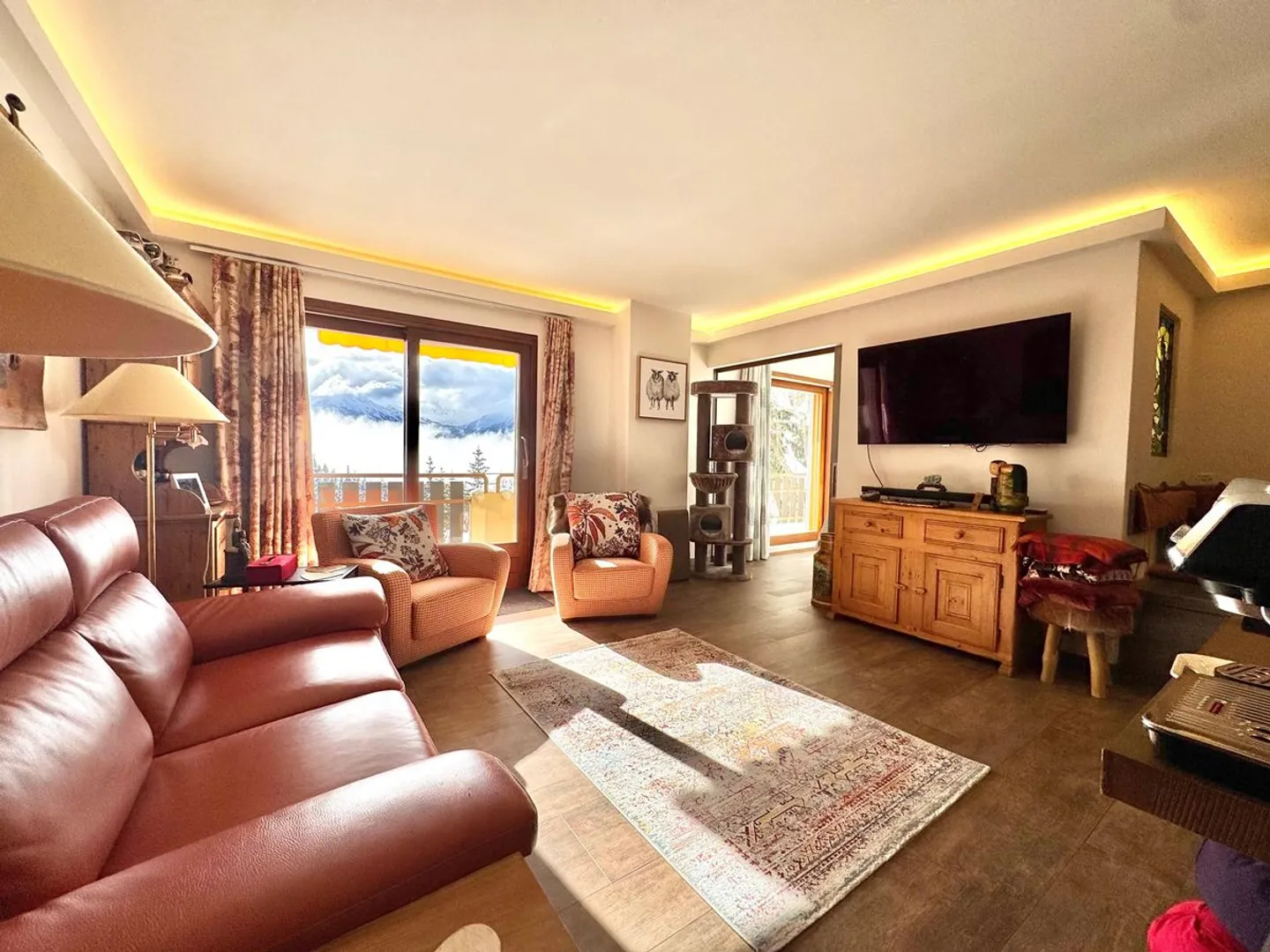 Luxury Apartment with Ski Access - Photo 2 of 13