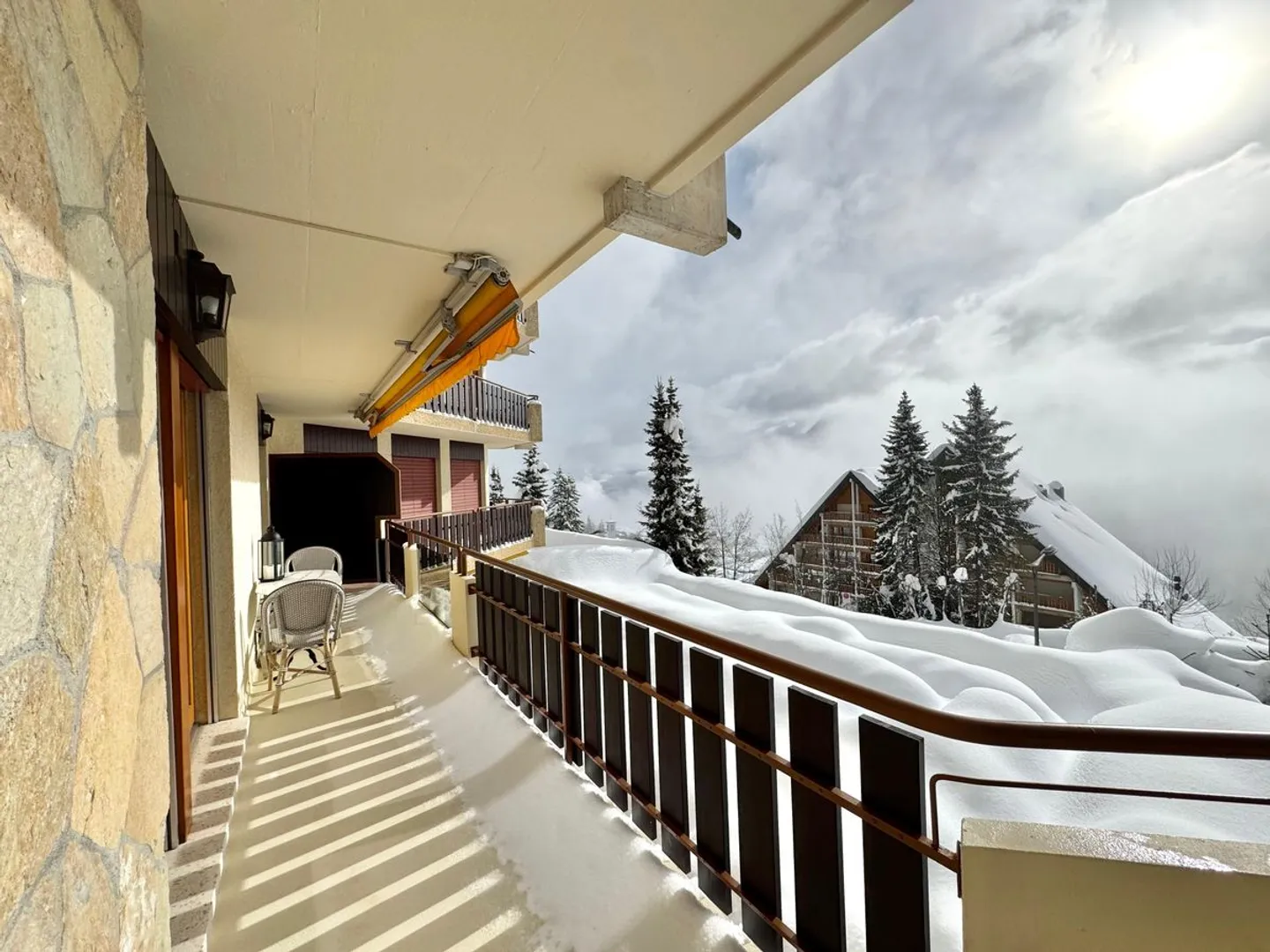 Luxury Apartment with Ski Access - Photo 9 of 13
