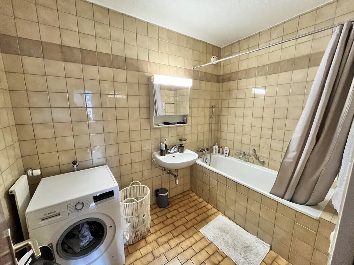 Your apartment facing Cornavin station - Photo 4 of 5